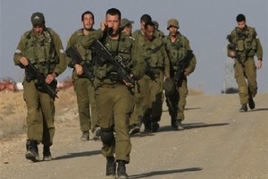 قوات إسرائيلية تعتقل 15 فلسطينياً في أنحاء مختلفة من الضفة الغربية