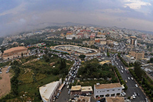 بالصور... أبها الغيم والمطر... جعلت من مقوماتها مقصداً للزوار