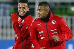 سانشيز وفيدال لقيادة تشيلي في تصفيات كاس العالم