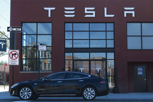 تيسلا الأميركية تطرح جيل جديد من سيارتها الكهربائية 'موديل إس'