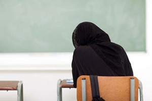 معلمة بالسعودية..تحتال على صديقاتها وتسرق 6 ملايين ريال