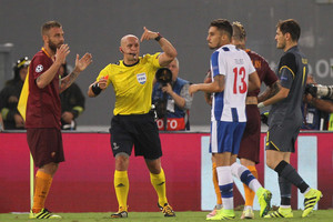 بالفيديو... ما بين تهوّر روسي و'غباء' ايمرسون... روما يودّع الأبطال