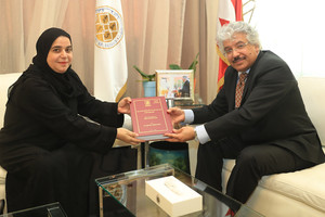 حمزة يستقبل الباحثة فهيمة عبدالله لنيلها الدكتوراه