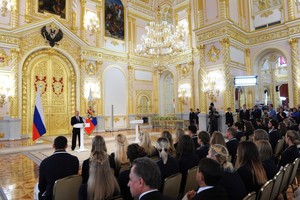 روسيا تهدي الأبطال الأولمبيين آلاف الدولارات وسيارات فارهة