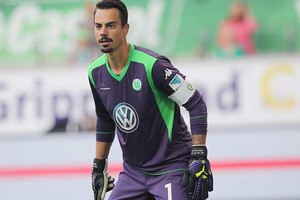 بيناليو يمدد عقده مع فولفسبورغ حتى 2019