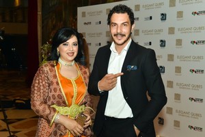 بالصور... باسل خياط يتسلم 'ياسمينة دمشقية' هدية لعطائه الفني 