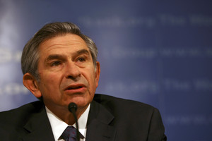 بول وولفويتز المستشار السابق لبوش: ربما أصوت لكلينتون