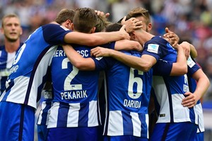 هيرتا يفلت من كمين فرايبورج بفوز صعب في الوقت الضائع