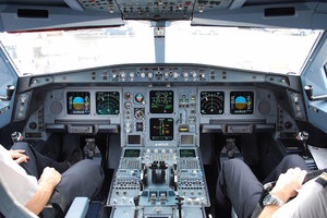 توقيف طيارين مخمورين قبيل اقلاعهما بطائرة ركاب من اسكتلندا إلى نيويورك