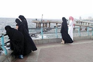 إحباط محاولة تهريب 15 تمساحا إلى السعودية