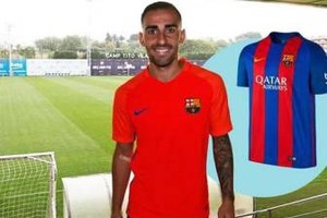 بالفيديو... برشلونة يضم الكاسير مهاجم فالنسيا