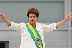 احتجاجا على عزل الرئيسة... فنزويلا وبوليفيا تسحبان سفيريهما من البرازيل