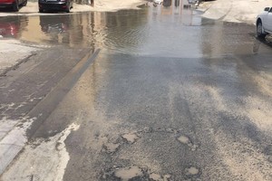 أهالي مجمع 1034 بالمالكية يشكون تسرب مياه الأنابيب الأرضية