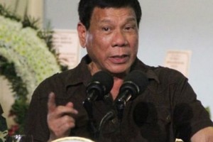 رئيس الفلبين يلتقي مع زعماء تسع دول في لاوس