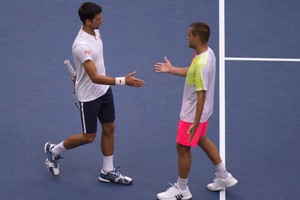 بالفيديو... فوز جديد بالانسحاب لديوكوفيتش في بطولة أميركا للتنس