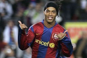 رونالدينهو يعود إلى برشلونة