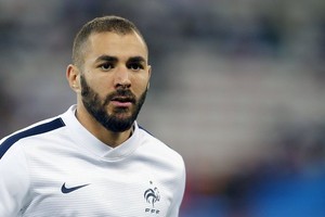 الاتحاد الفرنسي يفتح الباب أمام عودة بنزيمة للمنتخب