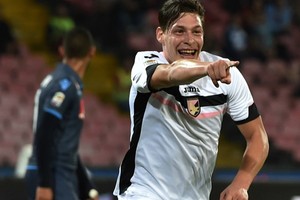 الإصابة تحرم بيلوتي من أول مباراة لايطاليا في تصفيات كأس العالم