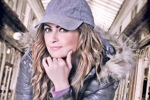 بالصور... أنجي أباظة تستأنف تصوير 'الأب الروحي' بعد جولتها في دبي