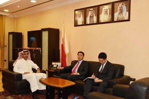 القائد يبحث سبل التعاون في مجال تقنية المعلومات مع السفير الكوري