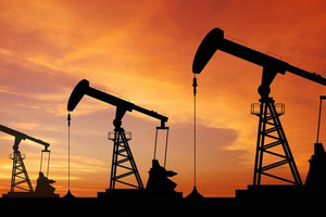 إيران تبدي موافقة حذرة على اتفاق بشأن النفط مع بدء المساومات