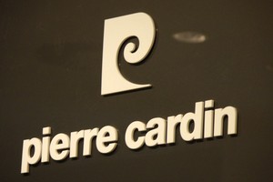 دار أزياء 'بيير كاردان' تخسر قضيتها ضد رجل أعمال استخدم ذات الاسم 