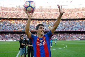 بالفيديو... حصاد سواريز مع برشلونة قبل دخول نادى المائة أمام ألافيس