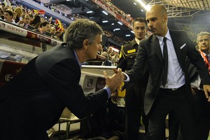 غوارديولا ومورينهو يخطفان الأضواء في 'ديربي مانشستر'