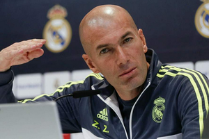 زيدان: حرمان ريال مدريد من التعاقدات قرار 'عبثي'