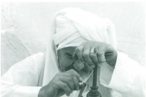 ﻿المجنّي وحرفة إصلاح الأواني الفخارية والحجرية