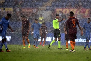 الأمطار تؤخر مباراة روما وسمبدوريا وتعطل مباراة جنوى وفيورنتينا