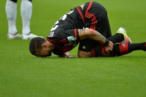 الإصابة تبعد بلعربي عن ليفركوزن عدة أسابيع