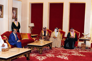 بالصور... عاهل البلاد يستقبل الإداريين والرياضيين المشاركين في أولمبياد ريو ومنتخب ناشئي اليد