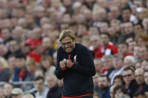 كلوب يطالب مشجعي ليفربول بالتوقف عن الغناء باسمه