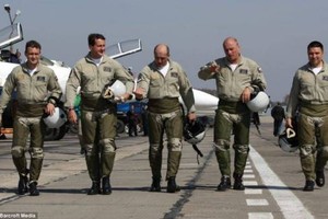 الجيش الروسي يعلن تعليق ضرباته 'في كل الاراضي' السورية باستثناء المناطق 'الارهابية'	