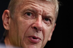 فينغر قد يلعب بالمهاجم جيرو أساسيا أمام سان جيرمان