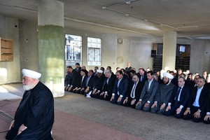 الرئيس السوري يؤدي صلاة العيد في داريا بريف دمشق