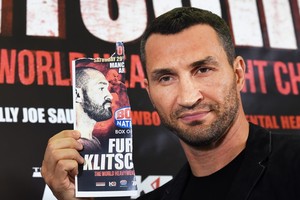 نجم الملاكمة الأوكراني كليتشكو يتوعد فيوري