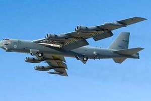 تحليق قاذفتي قنابل أميركيتين فوق شبه الجزيرة الكورية