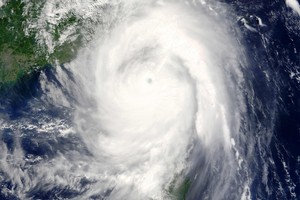 الإعصار ميرانتي يضرب تايوان هو الأعنف منذ 21 عاما