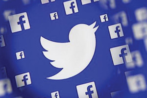 فيسبوك وتويتر ينضمان لشبكة تكافح نشر الأخبار الكاذبة