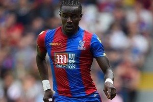 حادث سيارة يحرم كريستال بالاس من مدافعه السنغالي سواري ستة شهور