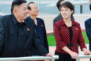 تعرّف على المواصفات الغريبة لزعيم كوريا في عريس شقيقته