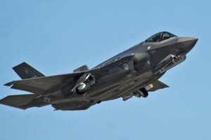 'عيوب فنية' توقف طيران مقاتلات إف 35