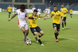 بالصور... الأهلي يحسم قمة الرفاع الشرقي في الدقائق الأخيرة