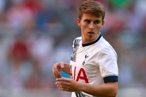 كارول يمدد تعاقده مع توتنهام اللندني حتى 2019