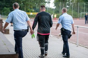 القبض على حارس ألماني بعد أن سمح بدخول 43 هدفاً في مرماه 