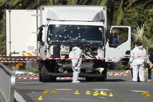 القبض على 8 أشخاص في فرنسا لصلتهم بهجوم نيس