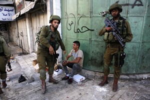 الجيش الاسرائيلي يعلن مقتل فلسطيني حاول طعن جندي في الضفة الغربية المحتلة