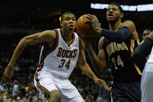 100 مليون دولار تبقي انتيتوكونمبو مع فريق ميلووكي لكرة السلة الأميركية